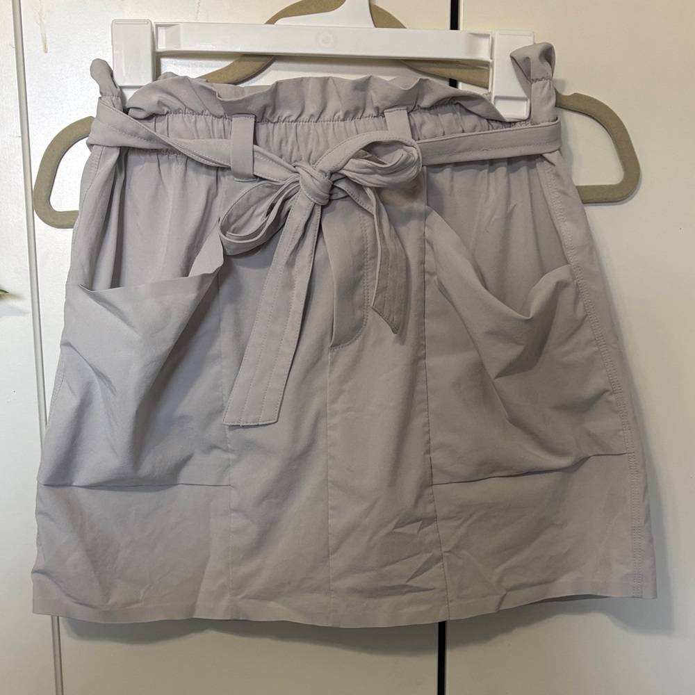 Athleta Light Gray Paperbag Waist Skort with Tie